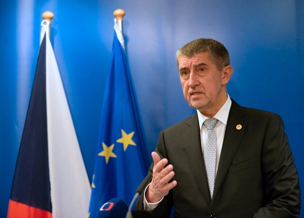 Po prvním dni jednání Evropské rady byl Babiš na tiskové konferenci značně unavený.