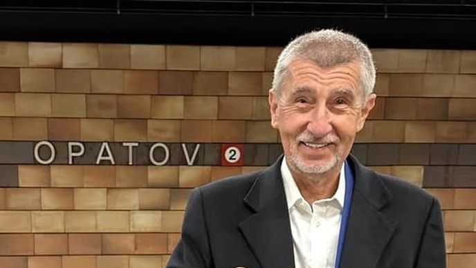 Expremiér Andrej Babiš (ANO) v MHD (19.4.2023)