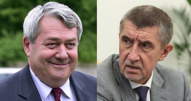 Babiš ustoupil komunistům u sporné mise v Pobaltí. Víc vojáků tam nepošle