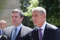 Babiš a Hamáček si posílají dopisy jako za Sobotky. „Italské manželství,“ míní expert