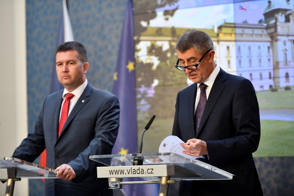 Tisková konference nové vlády: Premiér Andrej Babiš (ANO) a 1. vicepremiér Jan Hamáček (ČSSD).