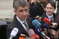 Babiš ukázal klokana a pozval Zemana na Čapí hnízdo. Exmajitele zveřejní