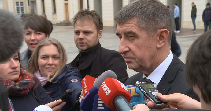 Andrej Babiš při cestě za Milošem Zemanem