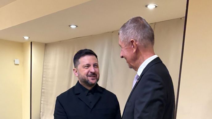 Volodymyr Zelenskyj a Andrej Babiš v Jerevanu (3. 5. 2026). Volodymyr Zelenskyj a Andrej Babiš v Jerevanu (3. 5. 2026).