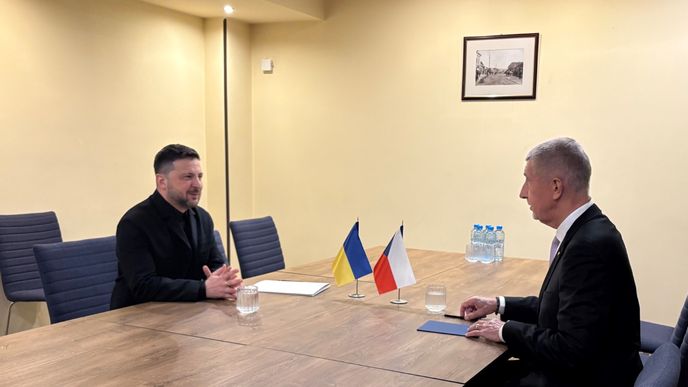 Volodymyr Zelenskyj a Andrej Babiš v Jerevanu (3. 5. 2026). Volodymyr Zelenskyj a Andrej Babiš v Jerevanu (3. 5. 2026).