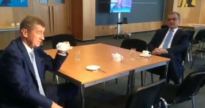 Andrej Babiš a Miroslav Kalousek se "zahřívají" před televizní debatou