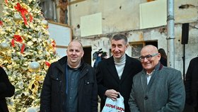 Premiér Andrej Babiš se v Karlových Varech u příležitosti zahájení rekonstrukce Císařských lázní fotil se svými voliči (14.12.2019)