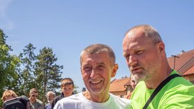 Babiš místo práce rozdával koláčky. Na Vyškově bylo podle něj hezky