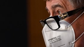 Premiér Andrej Babiš (ANO) na tiskové konferenci po jednání s ministry a hejtmany (13.2.2021)