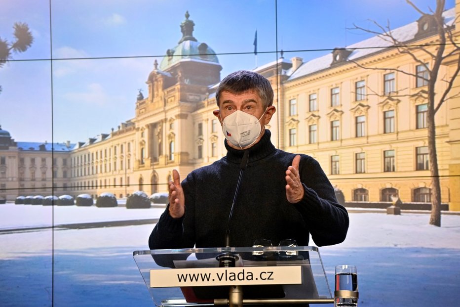 Premiér Andrej Babiš (ANO) potvrdil, že Česko objednalo 12 tisíc dávek léku proti koronaviru.
