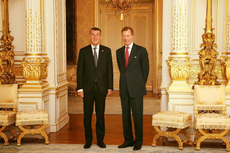 Premiér Andrej Babiš (ANO) s Jeho královskou Výsostí Jindřichem, velkovévodou Lucemburským (9. 11. 2019)