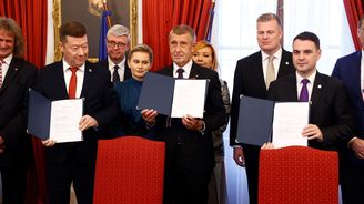 Vladimír Mertlík: Česká vládní komedie aneb Dávám bolševikovi (i náckům) rok, maximálně dva! Vladimír Mertlík: Česká vládní komedie aneb Dávám bolševikovi (i náckům) rok, maximálně dva!