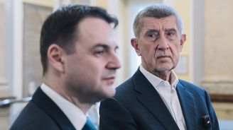 Vzývají je, i když by je měli nesnášet. Proč Babiše a Macinku přitahují političtí šamani? Vzývají je, i když by je měli nesnášet. Proč Babiše a Macinku přitahují političtí šamani?