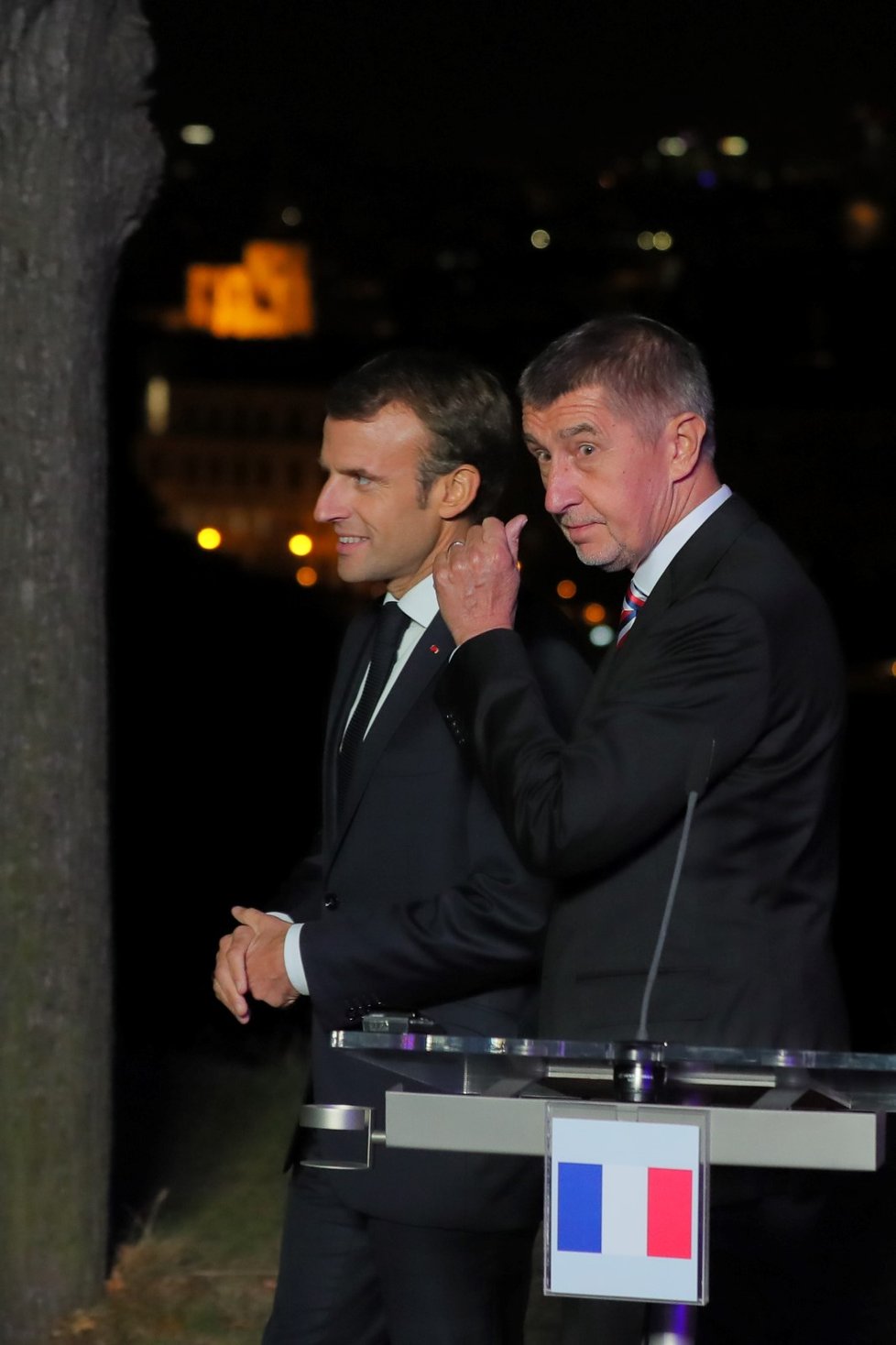 Francouzský prezident Emmanuel Macron a český premiér Andrej Babiš (ANO) (26. 10. 2018)