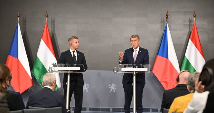 Premiér Andrej Babiš (ANO) a maďarský premiér Péter Magyar (29. října 2026)