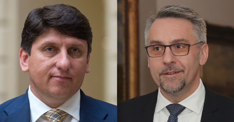 Babišův ministr vnitra Lubomír Metnar (vpravo) odvolal šéfa České pošty Martina Elkána.