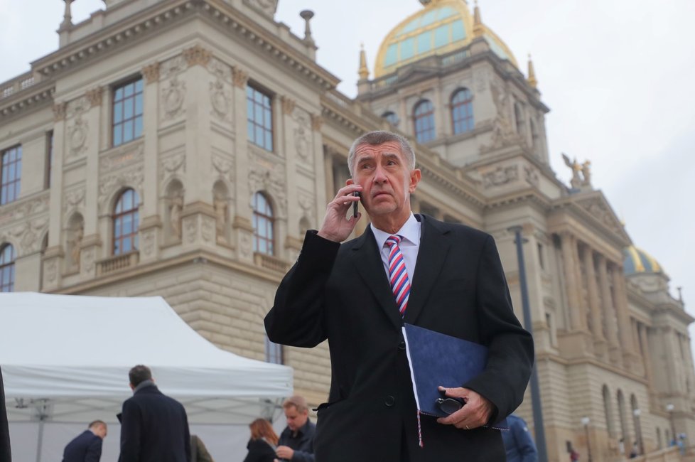 Premiér Andrej Babiš (ANO) u Národního muzea (17. listopad 2019)