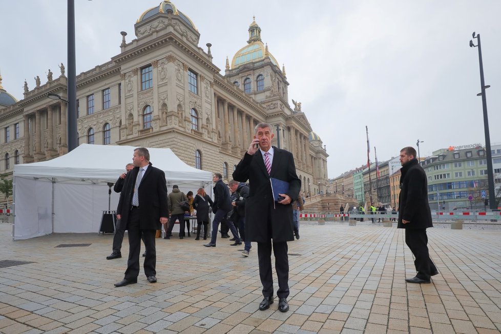 Premiér Andrej Babiš (ANO) u Národního muzea (17. listopad 2019)