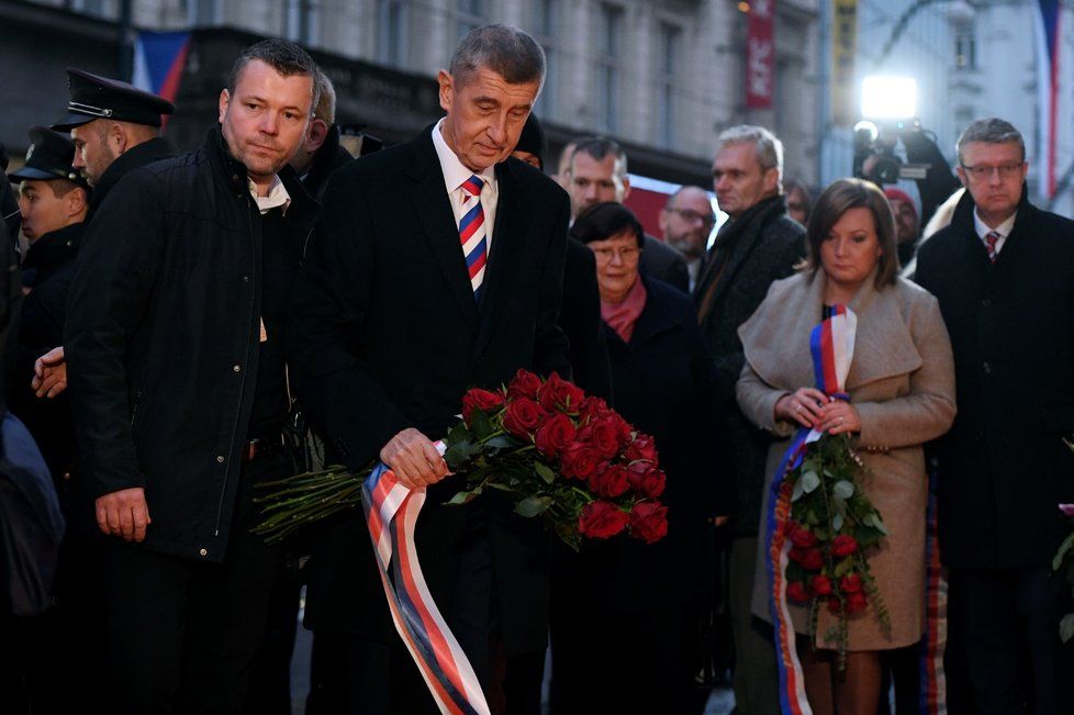 Premiér Andrej Babiš (ANO) na Národní třídě (17. 11. 2019)