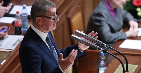 "Nikdy neodstoupím!" Zopakoval v Poslanecké sněmovně premiér Andrej Babiš na schůzi, při které chtějí poslanci hlasovat o nedůvěře vládě (23. 11. 2018)