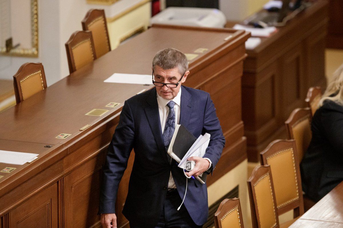 Andrej Babiš věří, že vláda hlasování o nedůvěře ustojí. Opozice nemá dostatek hlasů