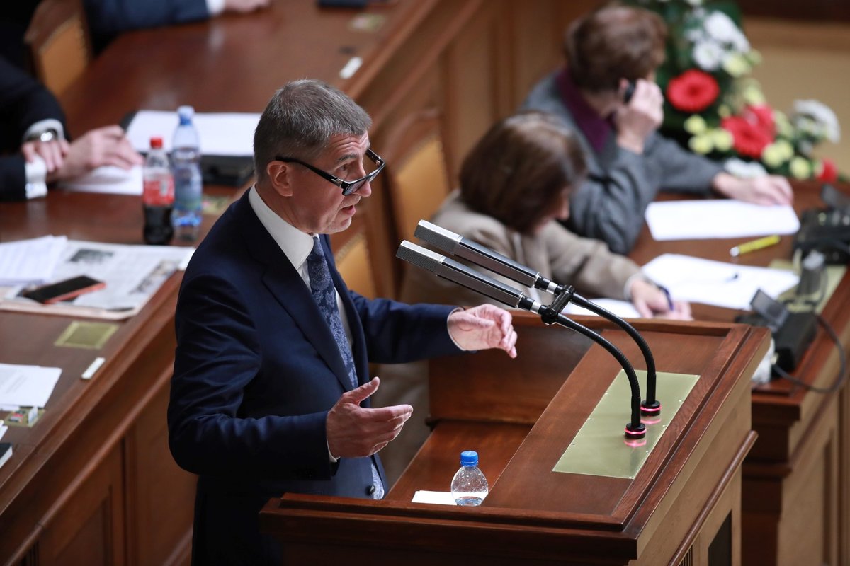 Andrej Babiš a jeho ministři čelili prvnímu hlasování o nedůvěře vládě. V historii České republiky už ale takové hlasování bylo po dvanácté