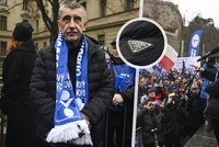 Babiš nosí Pradu: Na demonstraci brojil kvůli důchodům, bundu za 35 tisíc mu koupila Monika