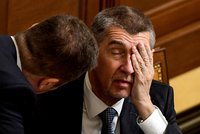 „Pohrdá Sněmovnou,“ schytal to Babiš. Tristní účast na interpelacích naštvala poslance