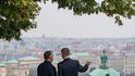 Babiš a Orbán se dívají na Prahu