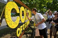 Bouřky i tropy na Colours: Velký průvodce bezpečností a jak přežít rozmary počasí
