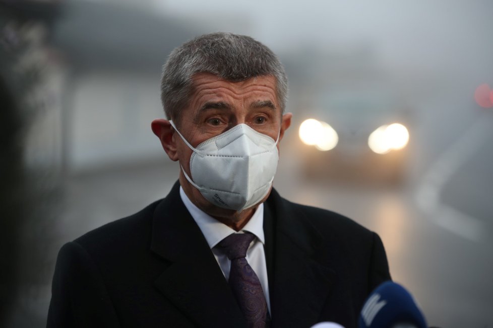 Premiér Andrej Babiš (ANO) byl na novoročním obědě s prezidentem Milošem Zemanem. Pak měl tiskovou konferenci (3. 1. 2021) Premiér Andrej Babiš (ANO) byl na novoročním obědě s prezidentem Milošem Zemanem. Pak měl tiskovou konferenci (3. 1. 2021)