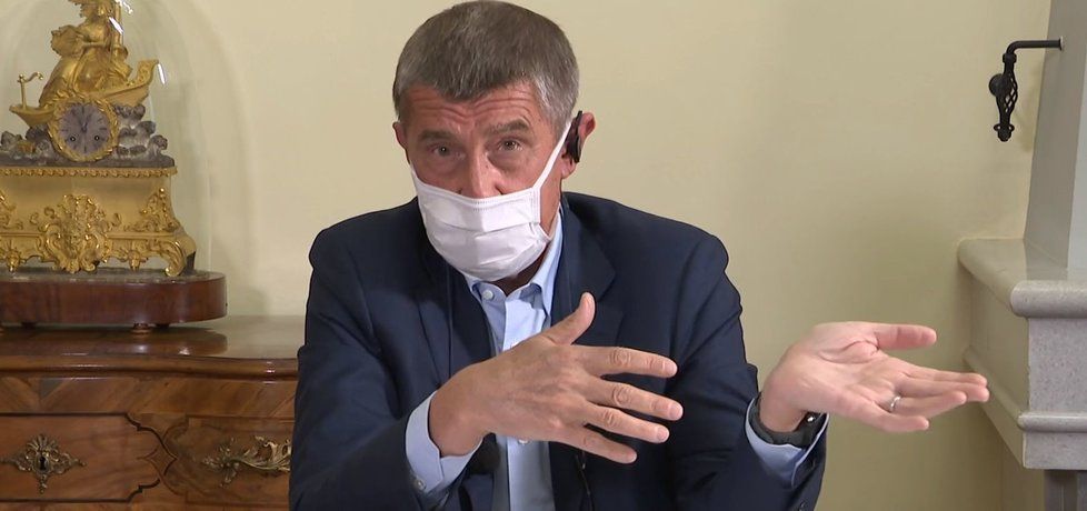 Premiér Andrej Babiš (ANO) v rozhovoru z Hrzánského paláce pro ČT (15. 4. 2020)