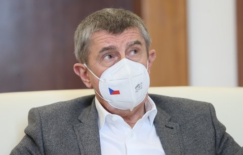 Očkovaných Čechům se otevře cizina bez testů 15. května. Babiš: Půjde i o Maďarsko a Slovinsko