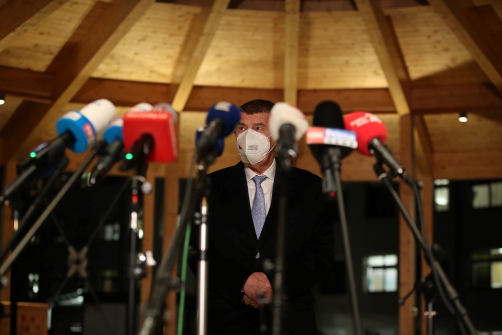Premiér v demisi Andrej Babiš (ANO) po setkání s prezidentem Milošem Zemanem v ÚVN (15. 11. 2021)