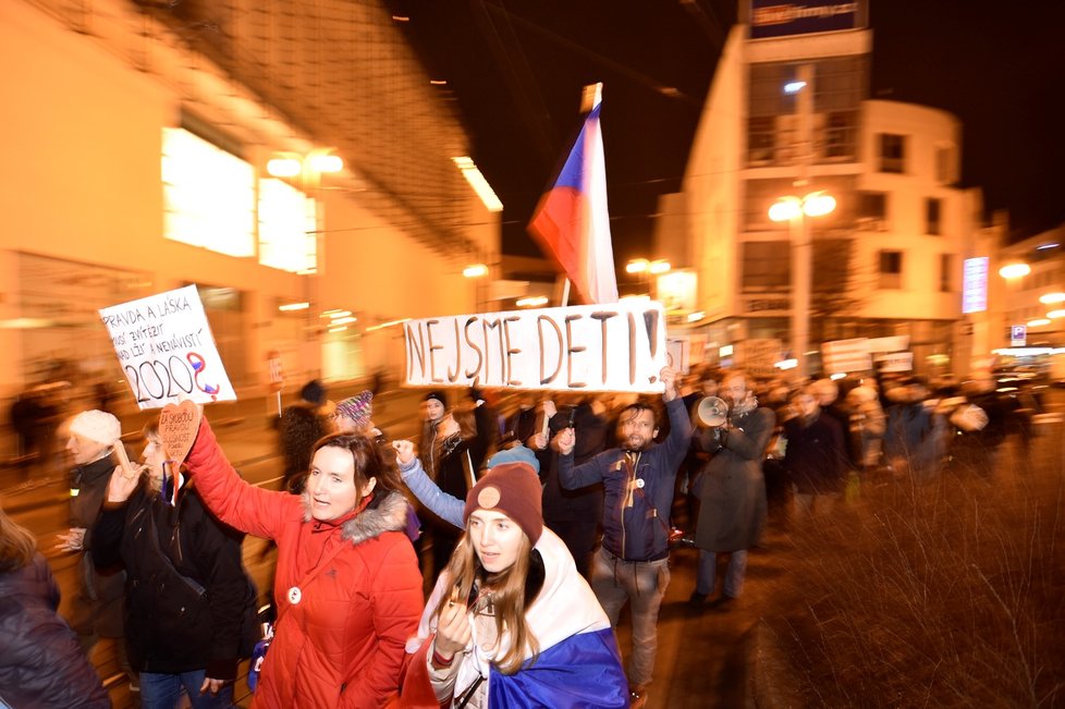 Protestní akce za odstoupení premiéra Andreje Babiše (ANO) v Liberci (19. 12. 2019)