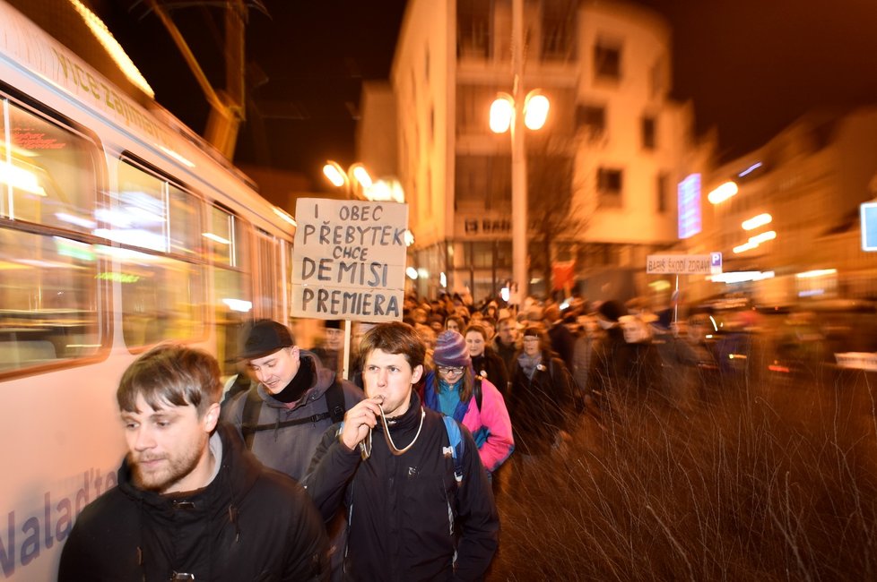 Protestní akce za odstoupení premiéra Andreje Babiše (ANO) v Liberci (19. 12. 2019)
