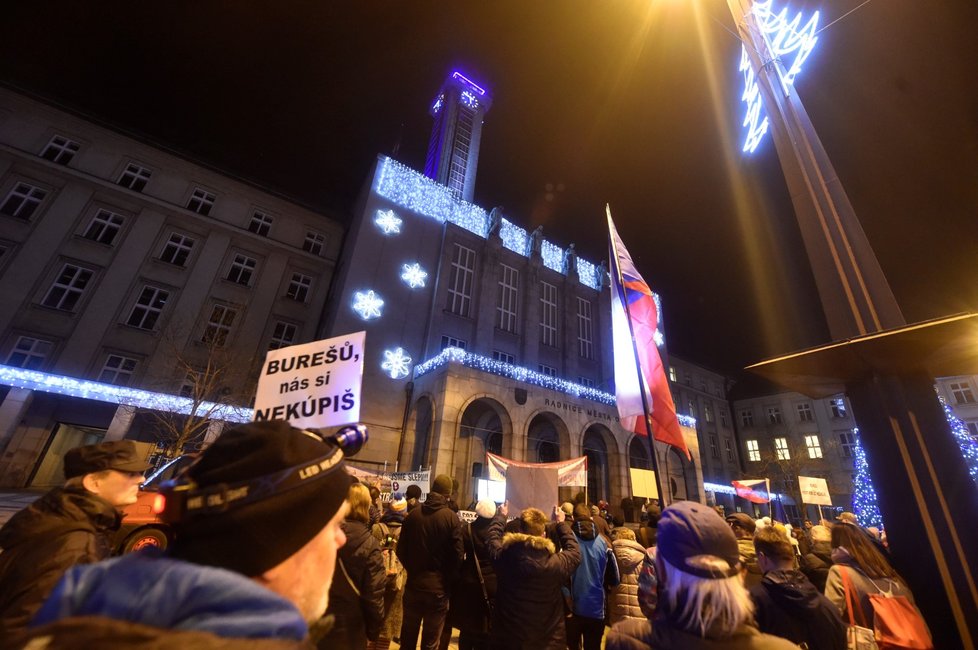 Protestní akce za odstoupení premiéra Andreje Babiše (ANO) v Ostravě (19. 12. 2019)