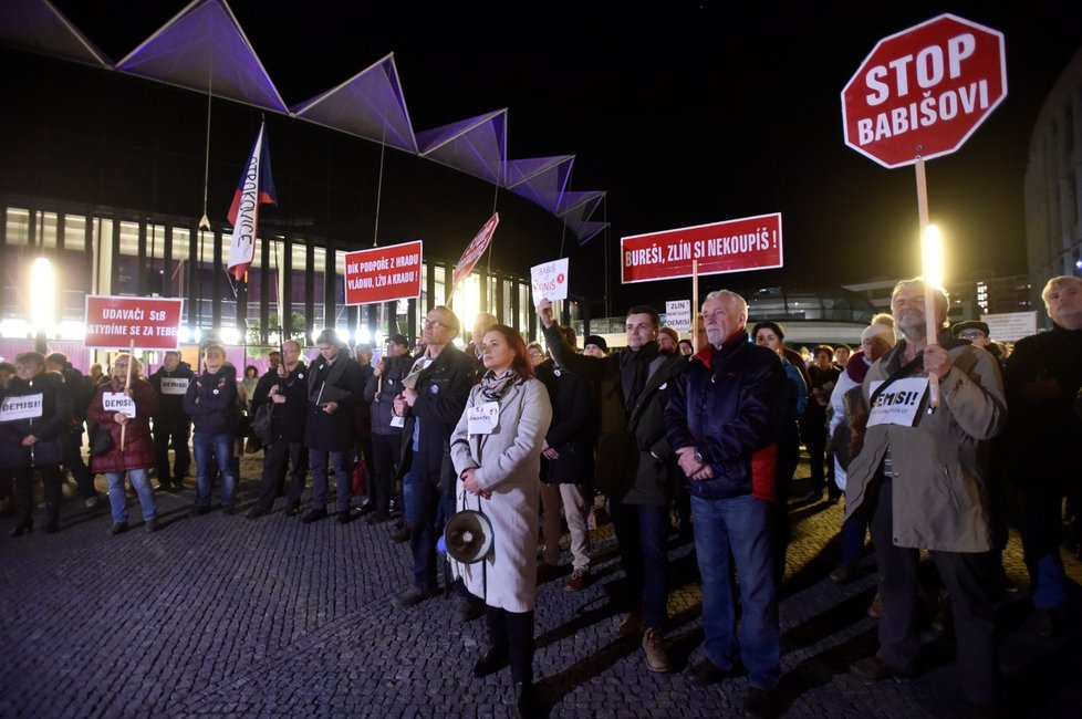 Protestní akce za odstoupení premiéra Andreje Babiše (ANO) ve Zlíně (19. 12. 2019)