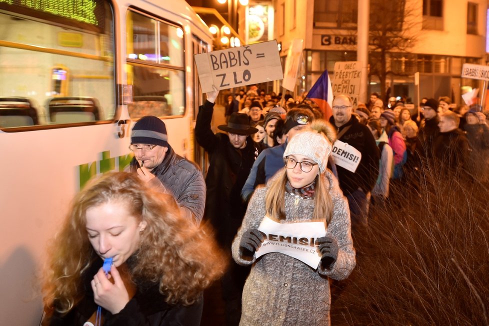 Protestní akce za odstoupení premiéra Andreje Babiše (ANO) v Liberci (19. 12. 2019)