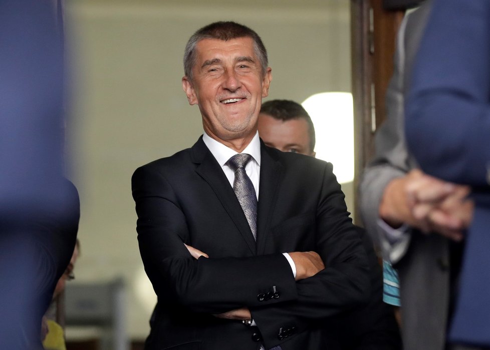 Premiér Andrej Babiš si ze svých odpůrců před Rozhlasem evidentně nic nedělal.