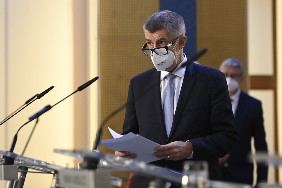 Premiér v demisi Andrej Babiš, vicepremiérka Alena Schillerové, vicepremiér Karla Havlíček a ministr zdravotnictví Adam Vojtěch vystoupili na poslední tiskové konferenci ve svých funkcích (17. 12. 2021)