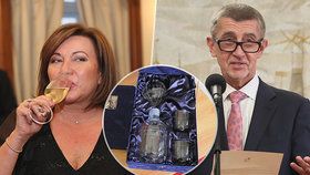 Ocenění odevzdali příslušným firmám premiér Andrej Babiš, ministryně Alena Schillerová a ministři Karel Havlíček a Richard Brabec (všichni ANO)