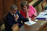 Premiér Andrej Babiš (ANO) a ministryně financí Alena Schillerová v Poslanecké sněmovně (10. 9. 2019)