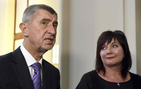 Ministr financí Andrej Babiš a jeho oddaná Alena Schillerová.