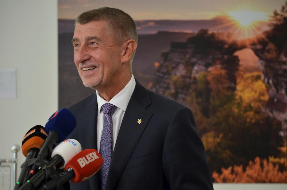 Premiér Andrej Babiš před odletem na Slovensko.