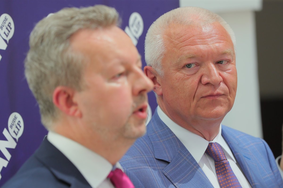 Ministr životního prostředí Richard Brabec a šéf poslanců ANO  Jaroslav Faltýnek na tiskové konferenci v Poslanecké sněmovně. (4.6.2019)