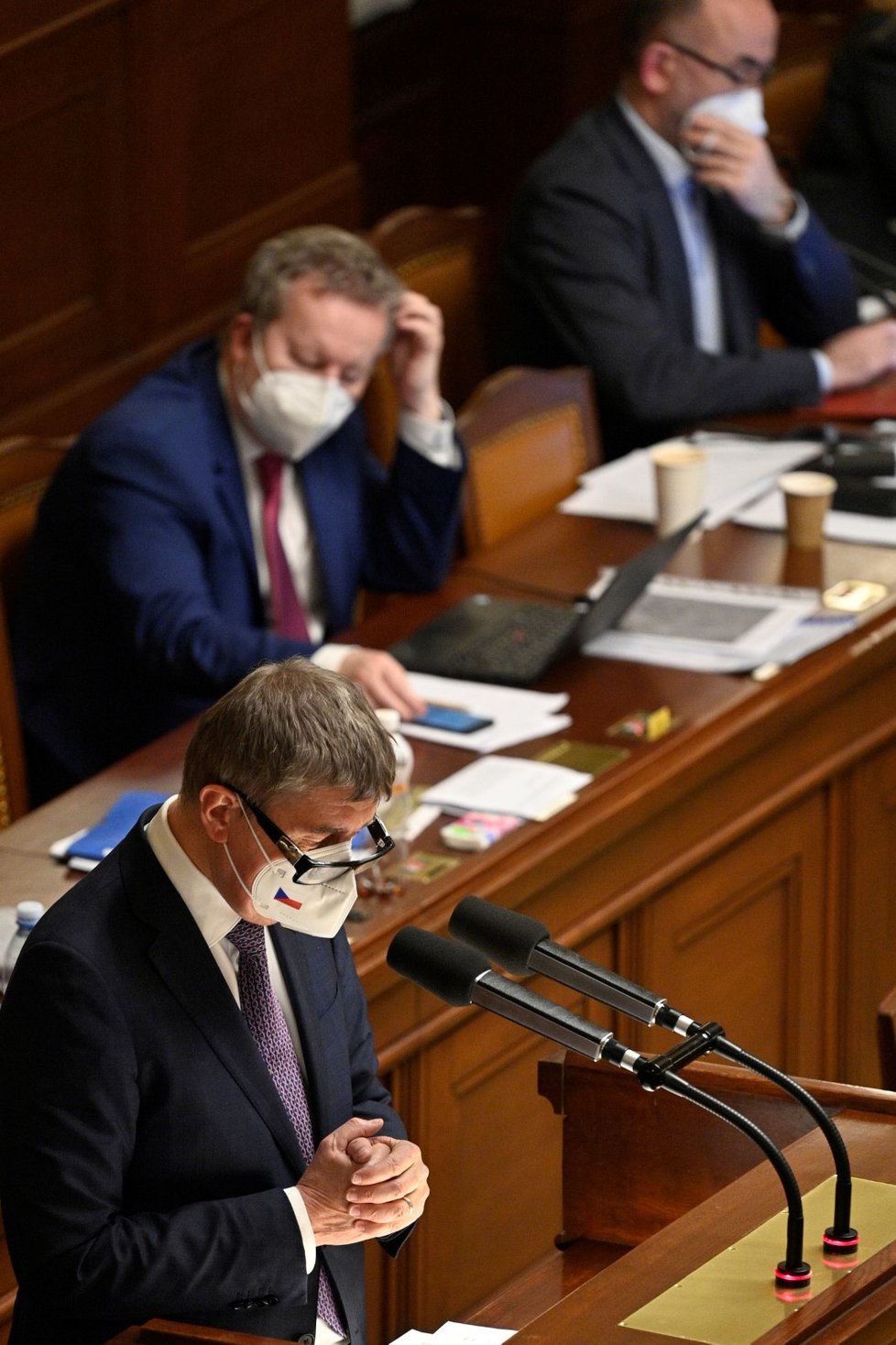 Premiér Andrej Babiš opět žádá Sněmovnu o prodloužení nouzového stavu. Poslanci ale chtějí, aby vláda vyhlásila nouzový stav zcela nový (26. 2. 2021).