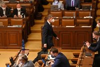 Ministři se „vykašlali“ na poslance. Interpelace skončily po deseti minutách