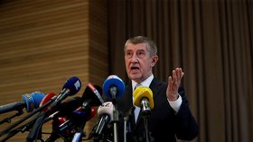 Expremiér Andrej Babiš (ANO) v Průhonicích poté, co soud rozhodl o jeho nevině (9. 1. 2023).