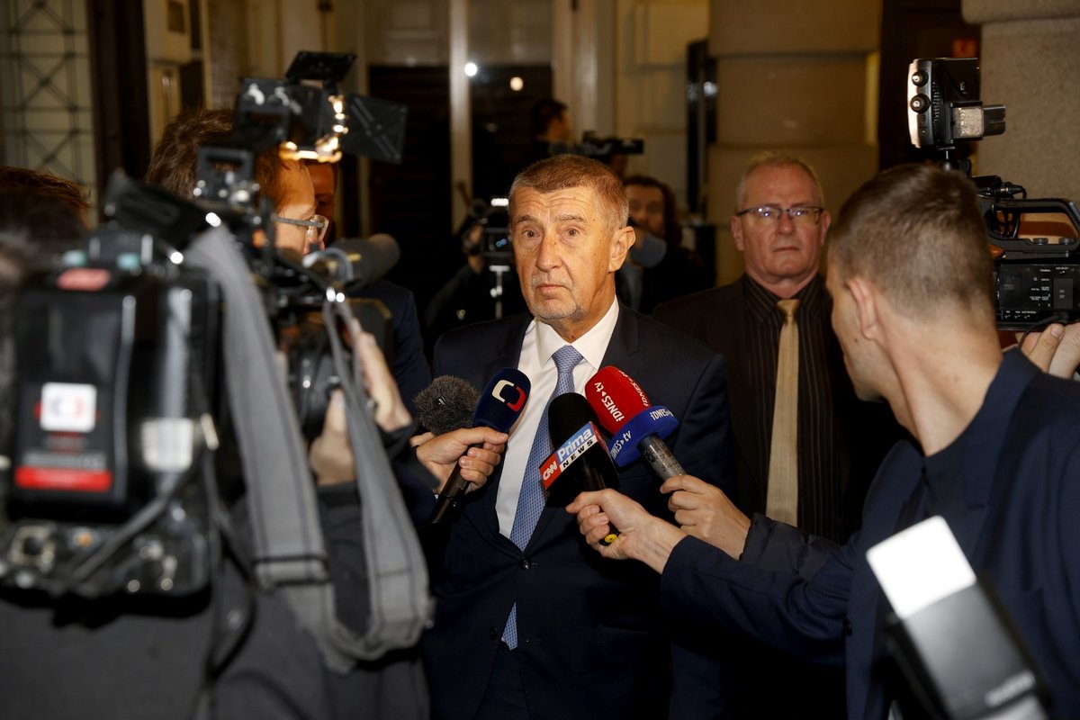 Obžalovaný Andrej Babiš u soudu v kauze Čapí hnízdo (17. 10. 2022)